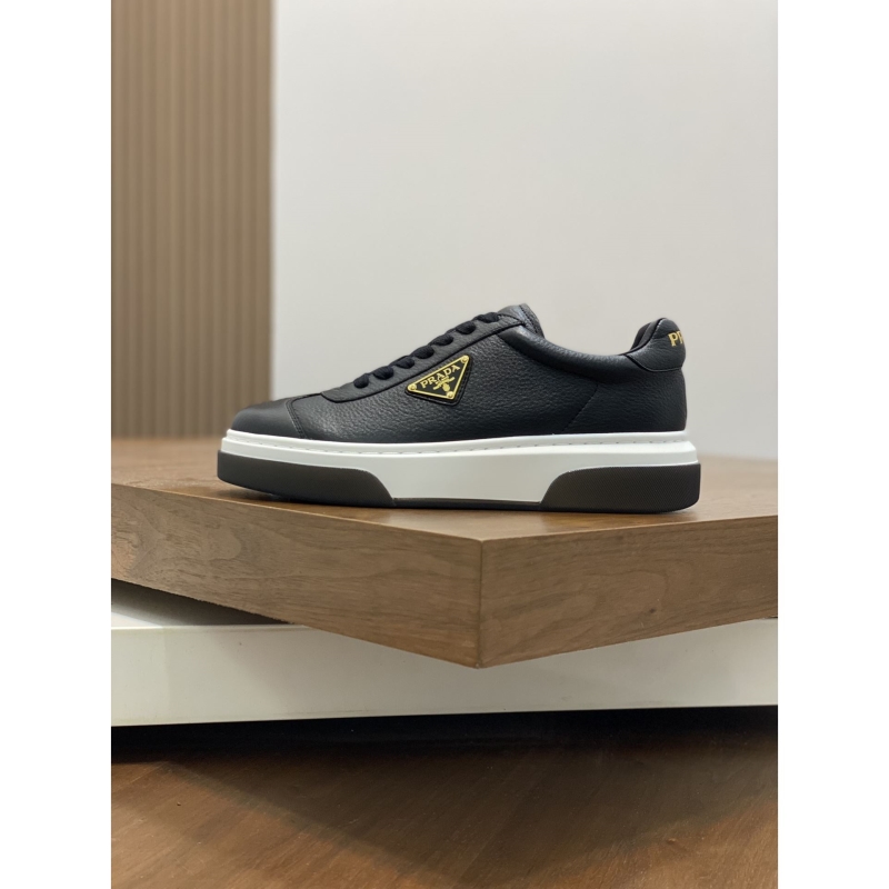Pra*a casual shoes